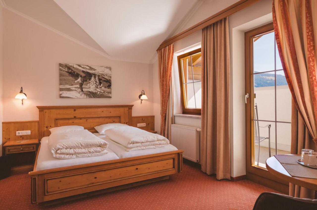 Loipenstubn Hotel Brixen im Thale Exterior photo