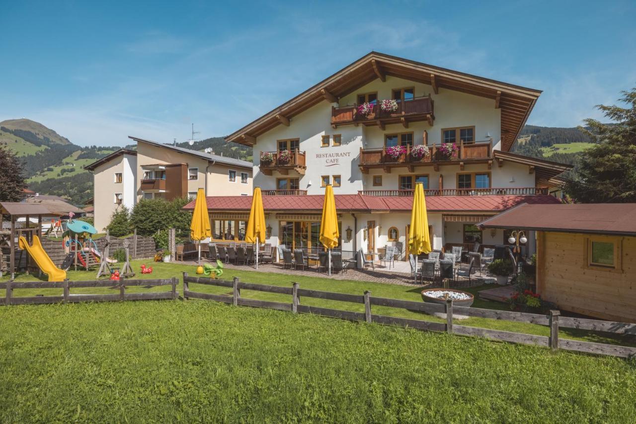 Loipenstubn Hotel Brixen im Thale Exterior photo