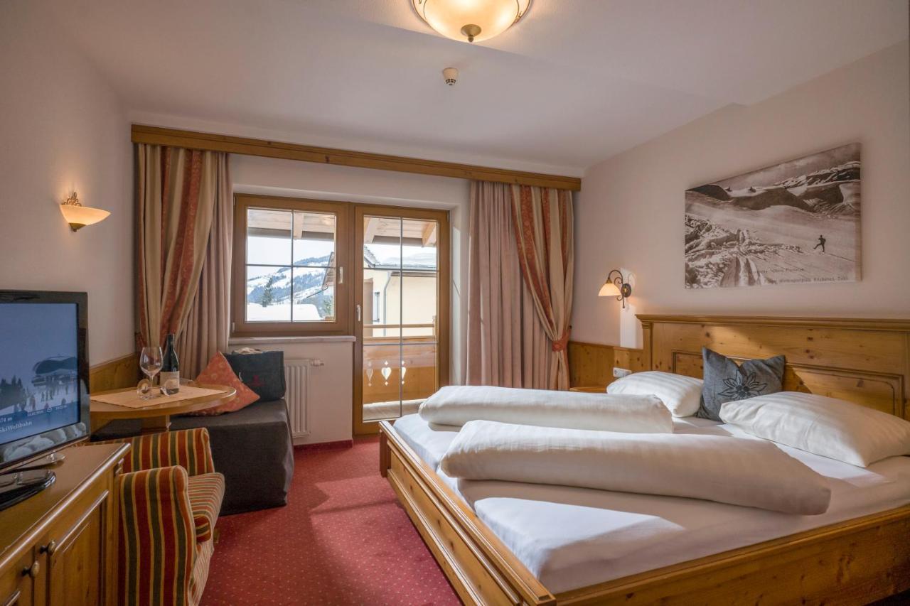 Loipenstubn Hotel Brixen im Thale Exterior photo